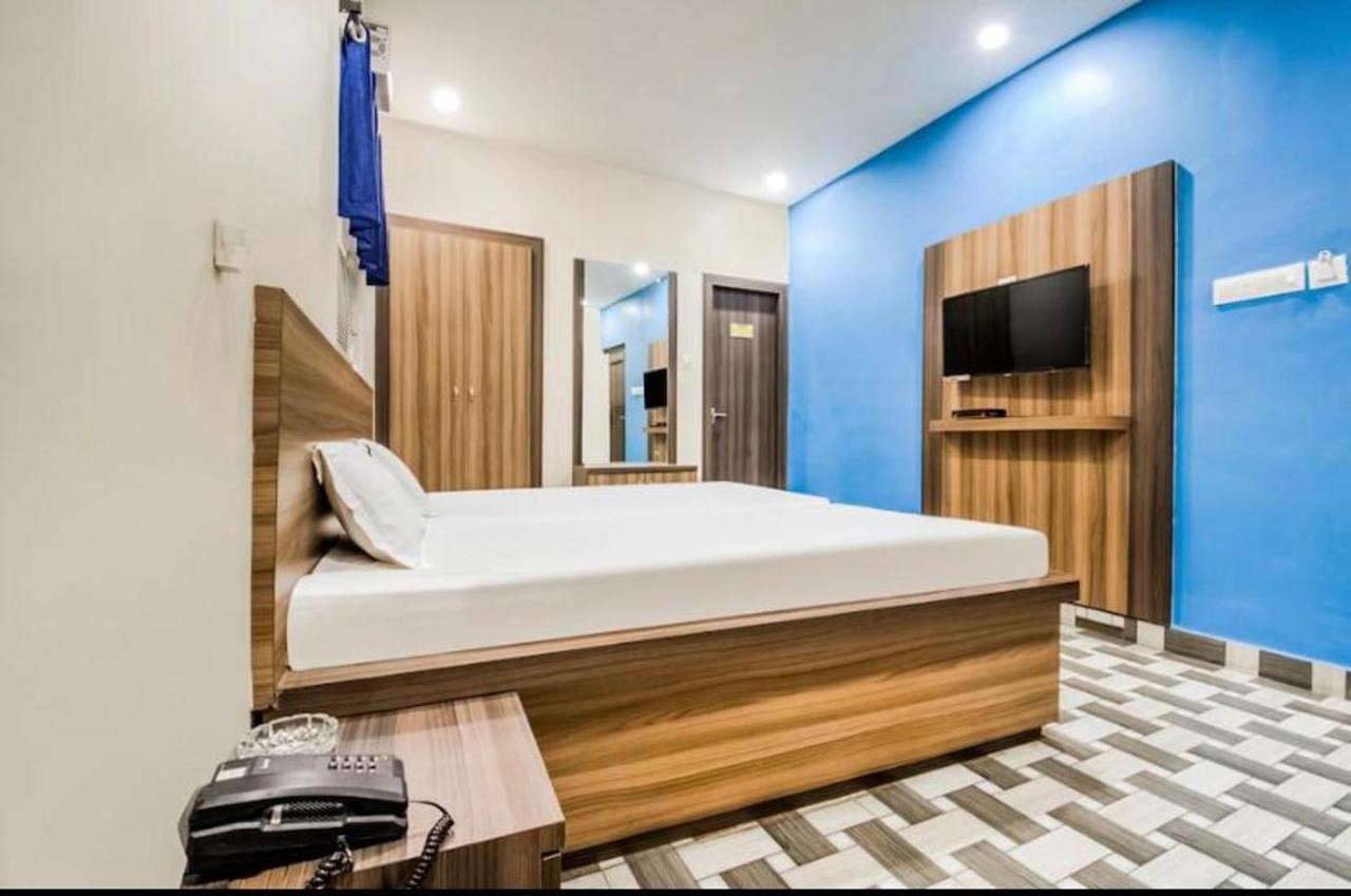 Hotel Vivek Патна Екстериор снимка