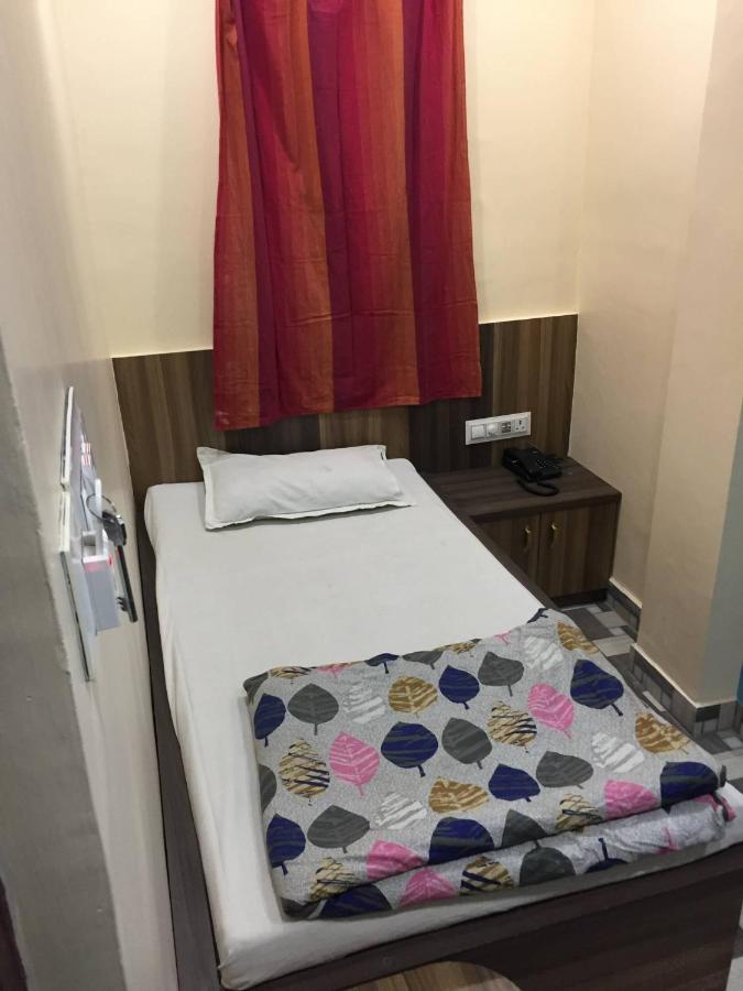 Hotel Vivek Патна Екстериор снимка