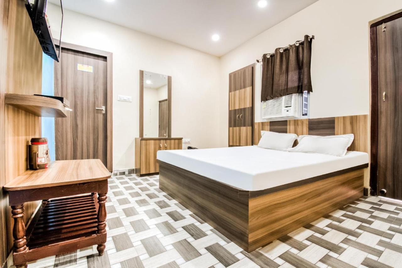 Hotel Vivek Патна Екстериор снимка