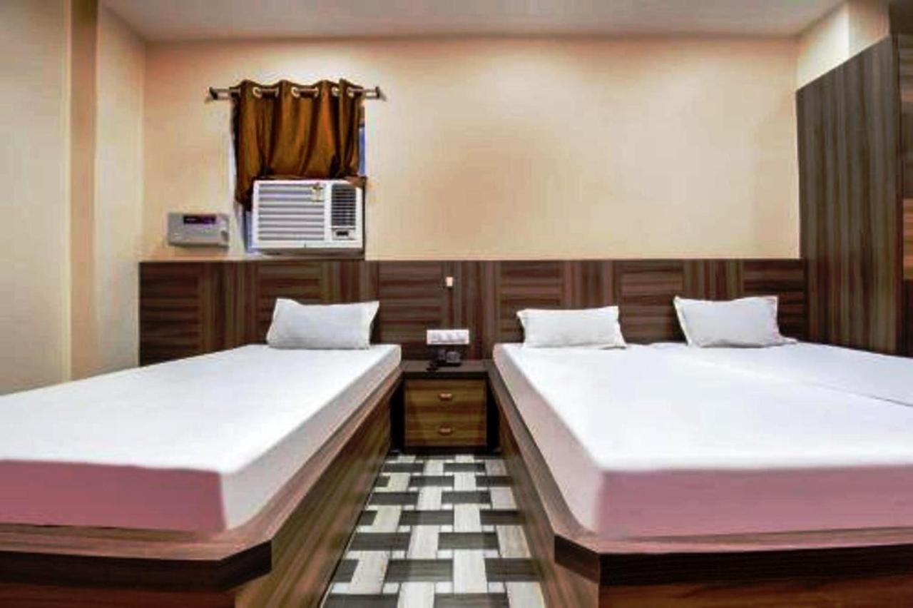 Hotel Vivek Патна Екстериор снимка